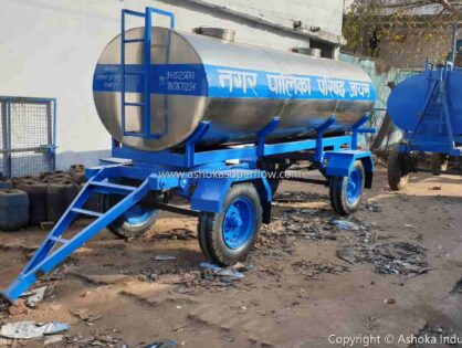 4 Wheel Stainless Steel Tanker - Back Side View